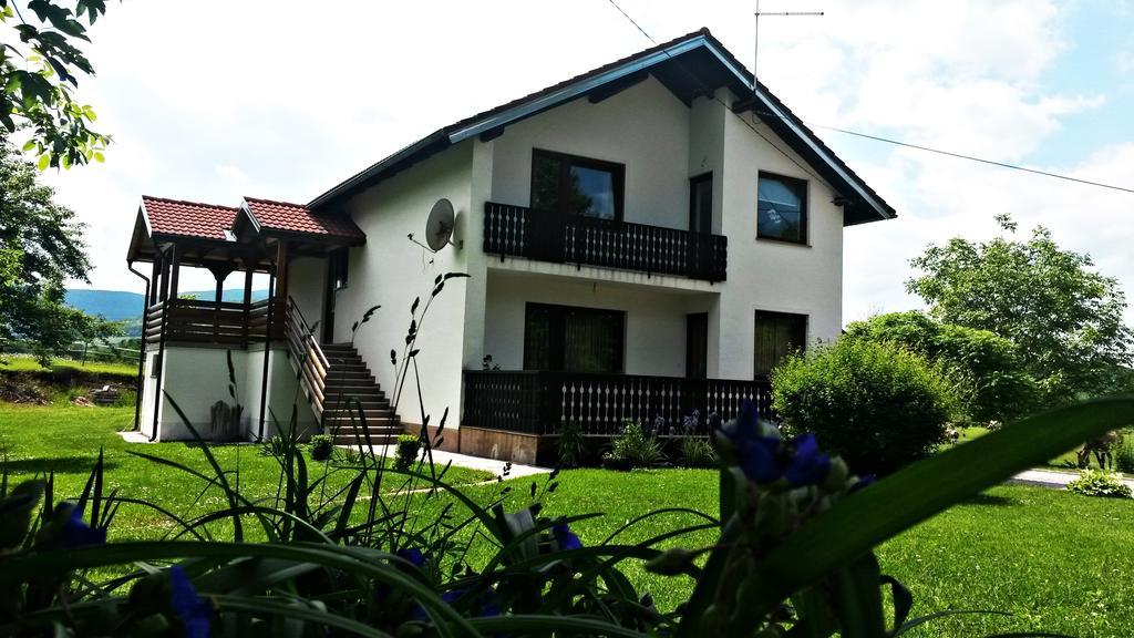 Apartment Lipa Irinovac الغرفة الصورة